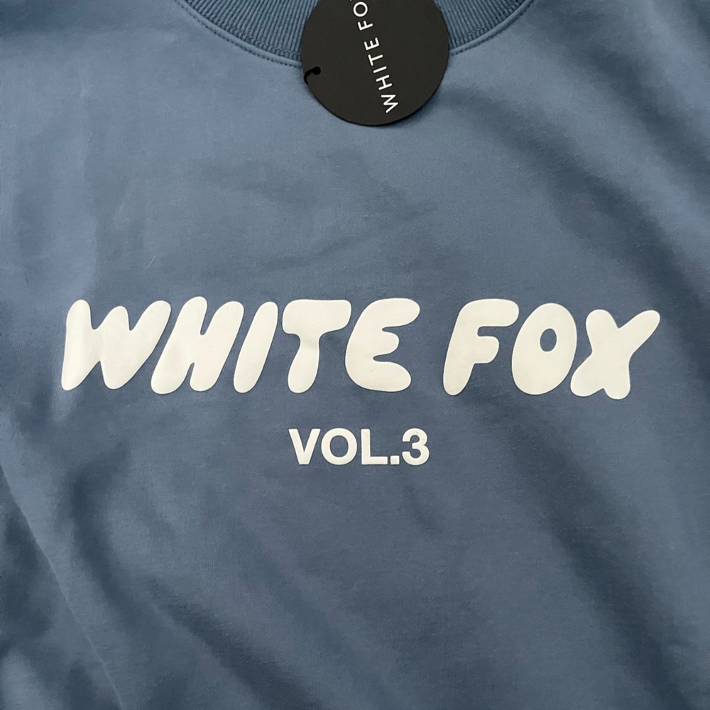 Blue white fox crewneck